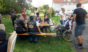 Wieder zurck von der Tour mit Fabi, erwartet die gesamte Familie das Bodensee-Donau-Chapter mit einer gedeckten Kaffetafel.