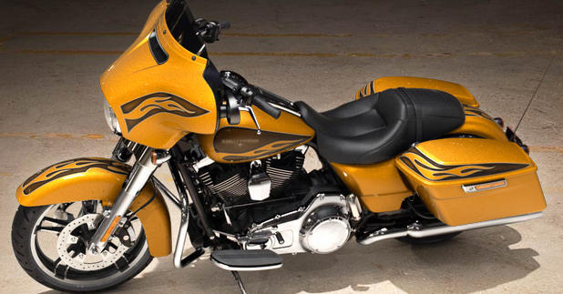 Street Glide Special Modell 2016 in Hard Candy Gold Flake