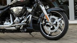 Neumaschine Street Glide