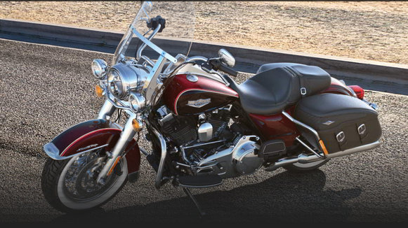 Road King Classic 2015 in Mysterious Red Sungo / Blackened Cayenne Sunglo