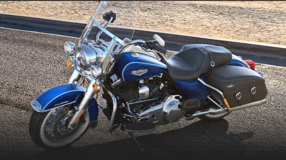 Road King Classic 2015 in Superior Blue