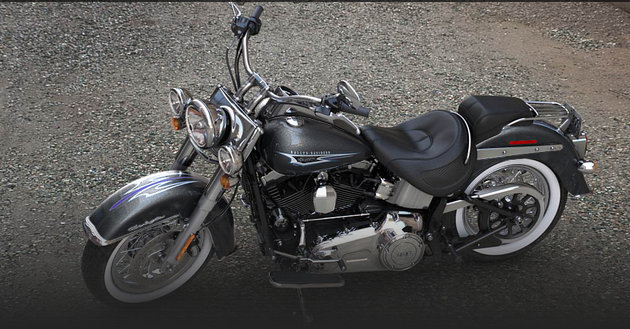 Softail Deluxe 2015 in Black Magic