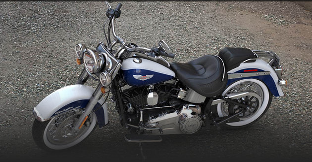 Softail Deluxe 2015 in White Hot Pearl / Blue Hot Pearl