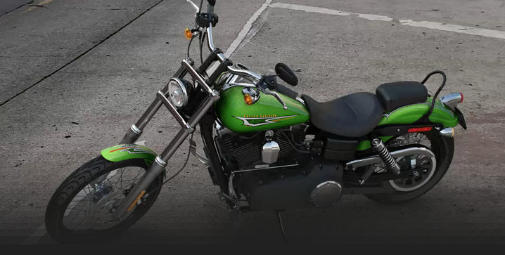 Dyna Wide Glide 2015 in Radioactive Green