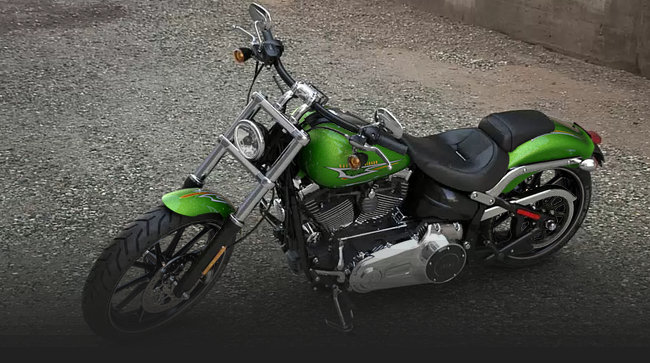 Softail Breakout 2015 in Radioactive Green