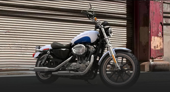 Sportster XL 883 SuperLow 2015 in White Hot Pearl / Blue Hot Pearl