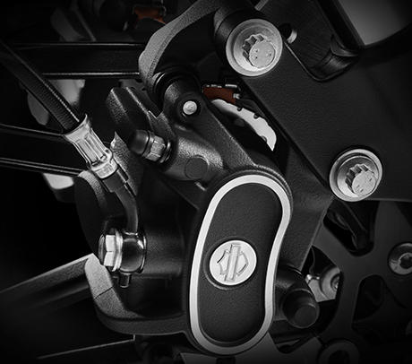 Sportster XL 1200 Roadster / ABS serienmig:    Mit dem fortschrittlichen, werkseitig installierten ABS bekommt der Ausdruck Bremskraft doppelte Bedeutungen. Das klare, stromlinienfrmige Design zieht alle Blicke auf sich. Was aber noch viel wichtiger ist: Sie knnen jederzeit gewiss sein, dass Ihr Bike sich so verhlt, wie Sie es erwarten.
