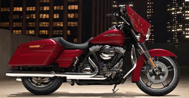 Street Glide Special Modell 2016 in Velocity Red Sunglo