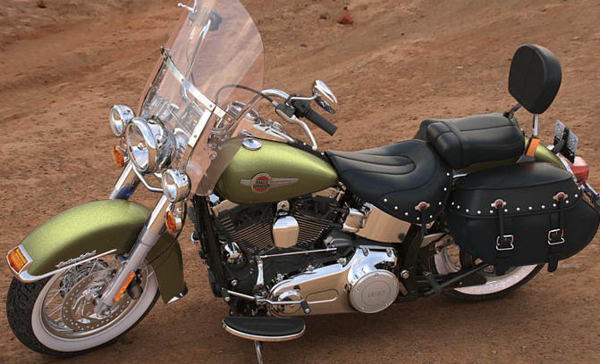 Softail Heritage Classic Modell 2016 in Olive Gold
