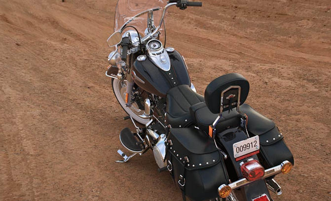 Softail Heritage Classic Modell 2016 in Vivid Black