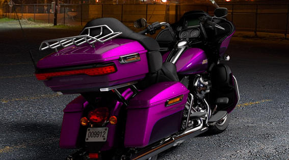Road Glide Ultra Modell 2016 in Purple Fire & Blackberry Smoke