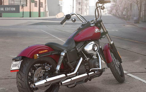 Dyna Street Bob Modell 2016 in Velocity Red Sunglo