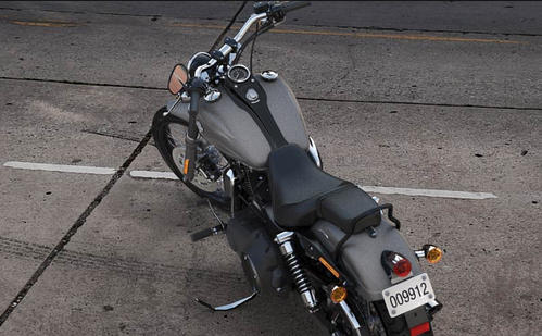 Dyna Wide Glide Modell 2016 in Charcoal Pearl with Flames
