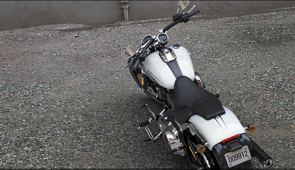 Softail Breakout Modell 2016 in Crushed Ice Pearl