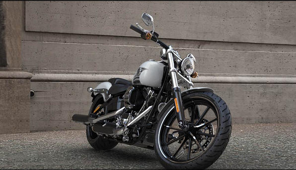 Softail Breakout Modell 2016 in Crushed Ice Pearl