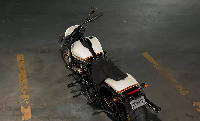 CVO Pro Street Breakout Limited Modell 2016 in White Gold Pearl / Starfire Black