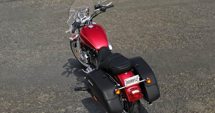 Sportster Super Low 1200 T Modell 2016 in Velocity Red Sunglo