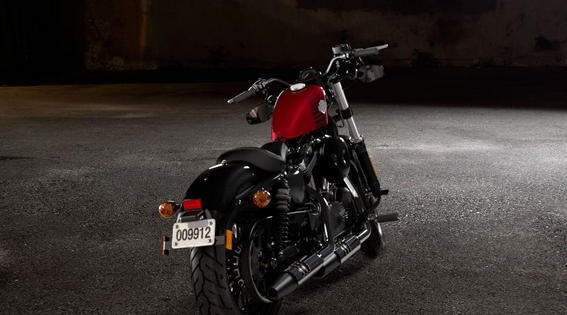 Sportster Forty-Eight Modell 2016 in Velocity Red Sunglo