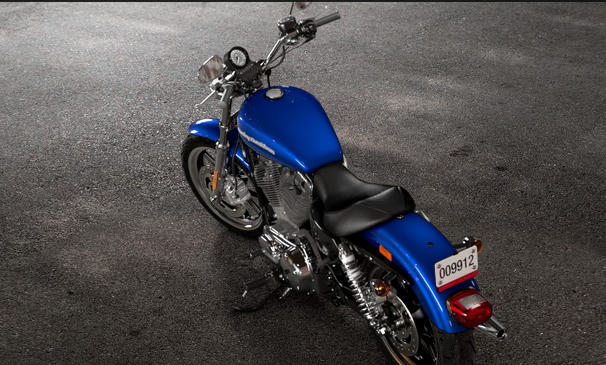 Sportster XL 883 SuperLow Modell 2016 in Superior Blue