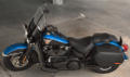 Softail Heritage Classic Modell 2018 in 115th Anniversary /<br>Legend Blue / Vivid Black