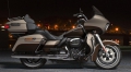Road Glide Ultra Modell 2018 in Silver Fortune / Sumatra Brown