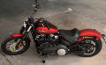 Softail Street Bob Modell 2018 in Wicked Red / Twisted Cherry