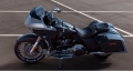 CVO Road Glide Modell 2019 in Lightning Silver & Charred Steel With Black Hole