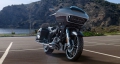 CVO Road Glide Modell 2019 in Lightning Silver & Charred Steel With Black Hole
